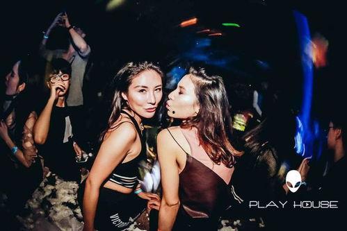 娱乐八卦吃瓜少女图片